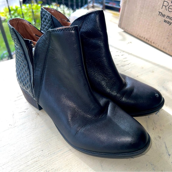 Lucky Brand Women's Brenon Boot Size 8M Low Block Heel Black Leather Quilted - Picture 1 of 12